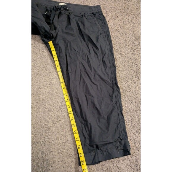 L.L. Bean Stretch Ripstop Pull-On Slim-Leg Capri Pants WOmen's Med Petite - Picture 5 of 6